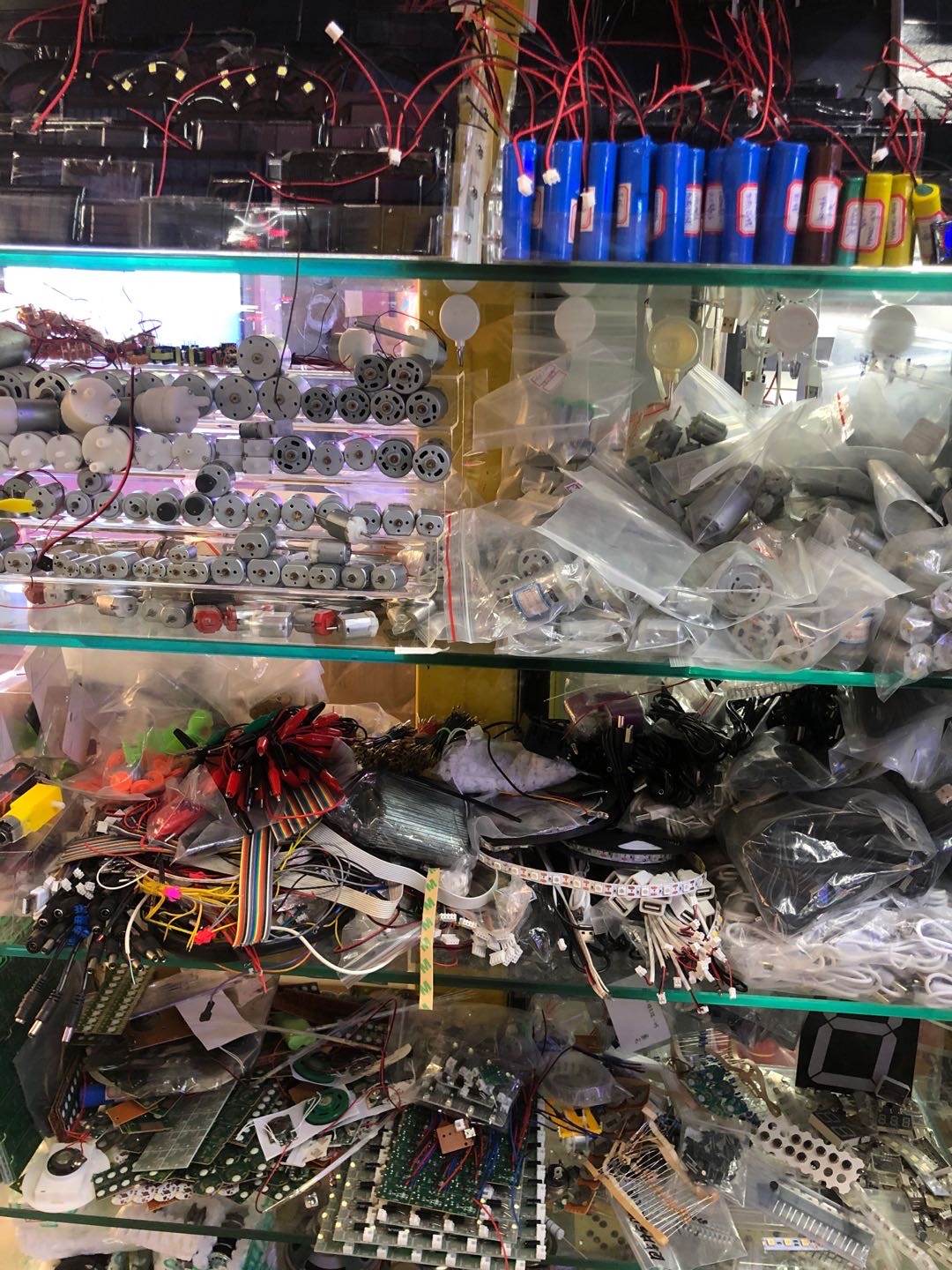 Yiwu New Audio-Visual Technology Company (Luo Lili describe pic - 1