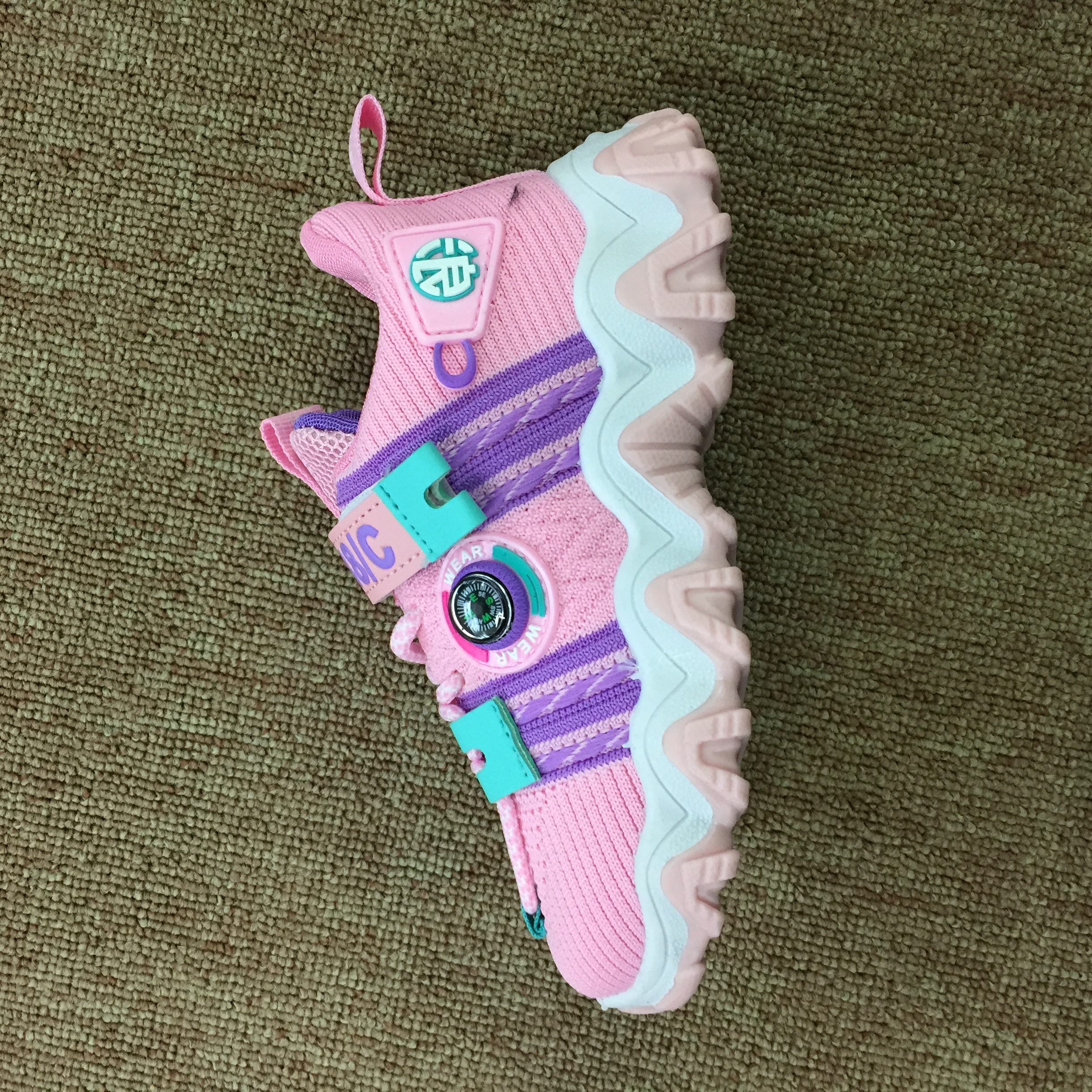 Mesh shoes, new canvas shoes, 2020 spring travel shoes, outdoor running shoes, sports shoes details Picture