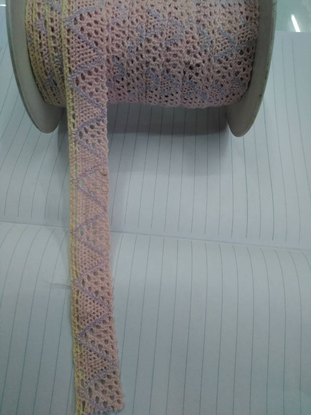 All-cotton lace is available in stock for wholesale. It features a wide range of fashionable designs and has various uses