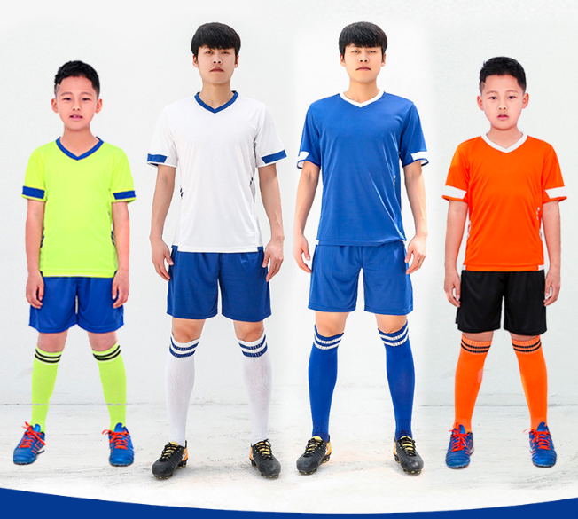 成人儿童足球服套装可定制印字号运动套装短袖厂家批发光板训练服