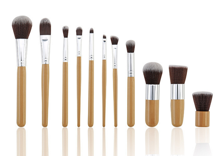 11 bamboo-handled eco-friendly linen bag makeup brushes and beauty tools. 11 bamboo-handled makeup brushes details Picture