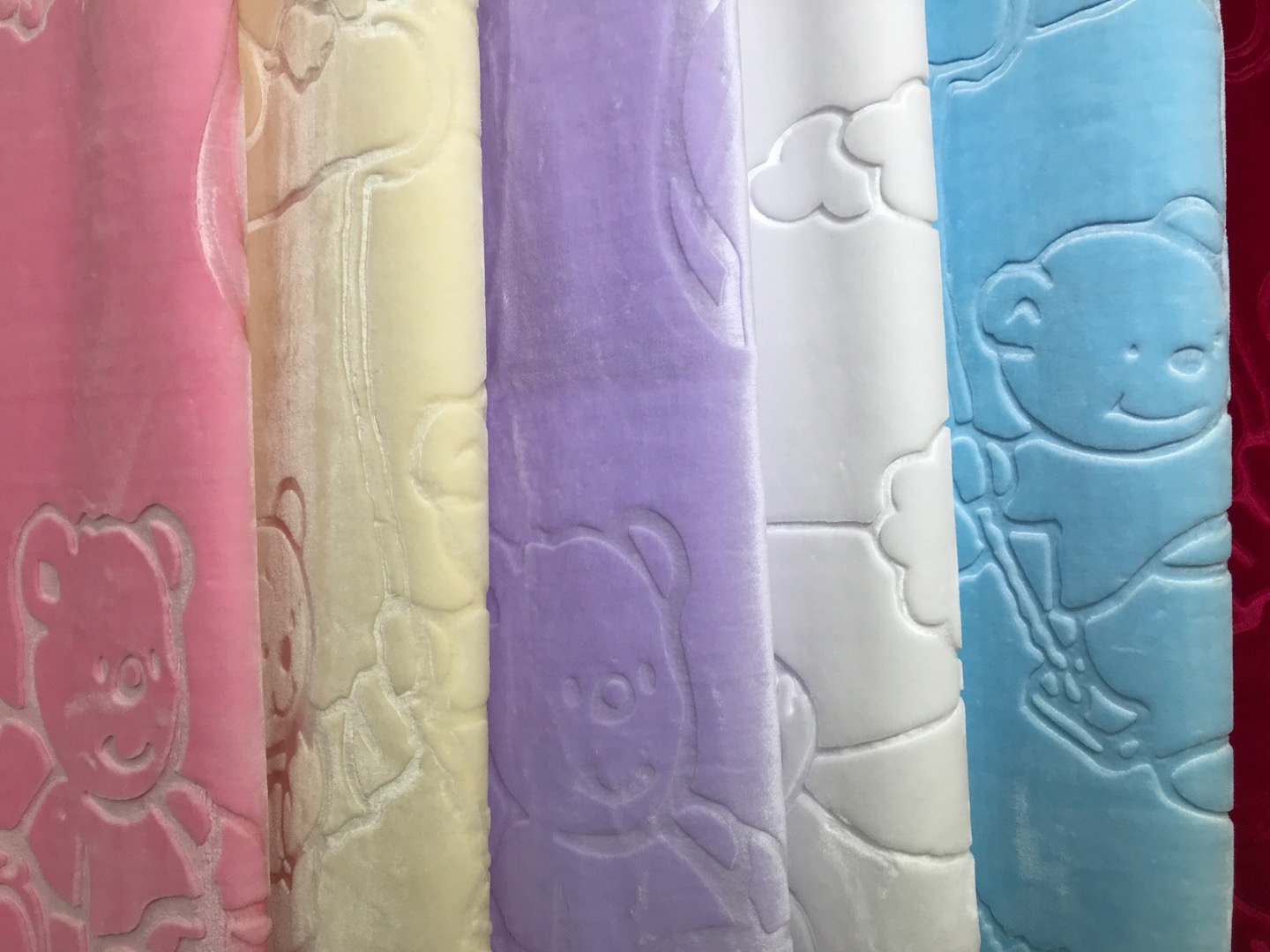 纯色花卉卡通图案压花儿童毛毯200*180