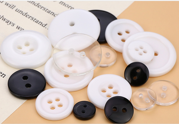 Four - eye and two - eye resin buttons for shirt button-up buttons