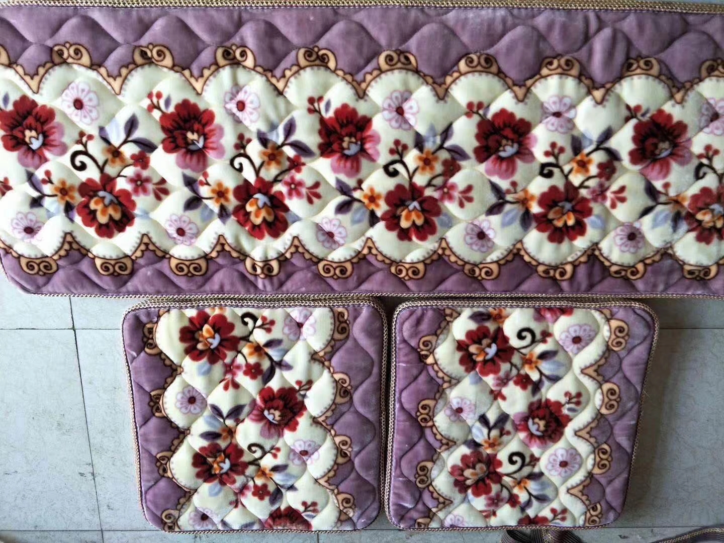 Multi-Color Printed Sofa Cushion Three-Piece Set details Picture
