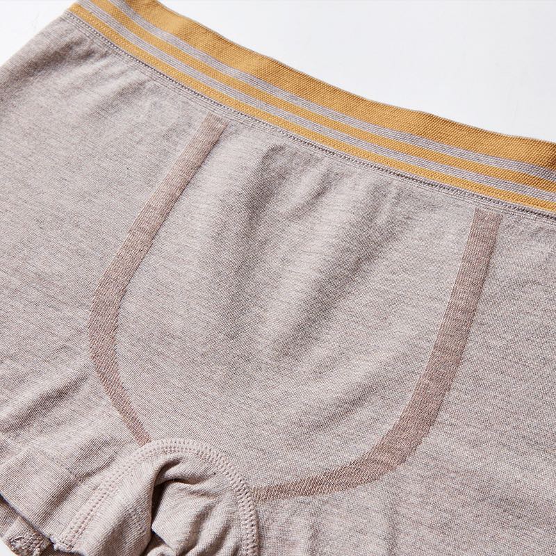 Ice silk men's underwear, men's boxer shorts, spring and summer light-colored loose four-corner shorts, winter thin style, more breathable than pure cotton details Picture