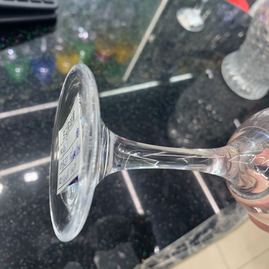 The transparent glass wine glasses and highball cups are exquisite Specification image