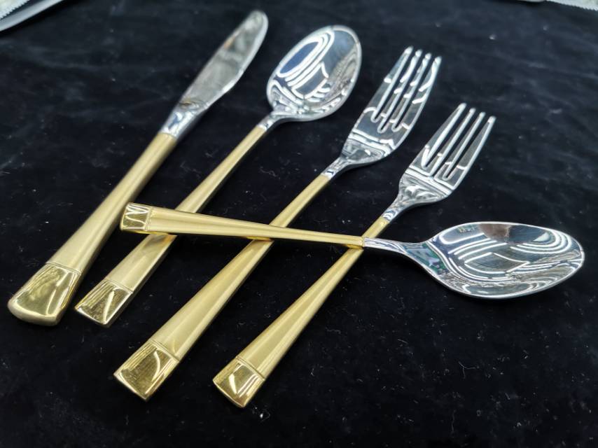 Stainless steel western tableware set Western knives and forks Steak knives and forks and spoons thumbnail