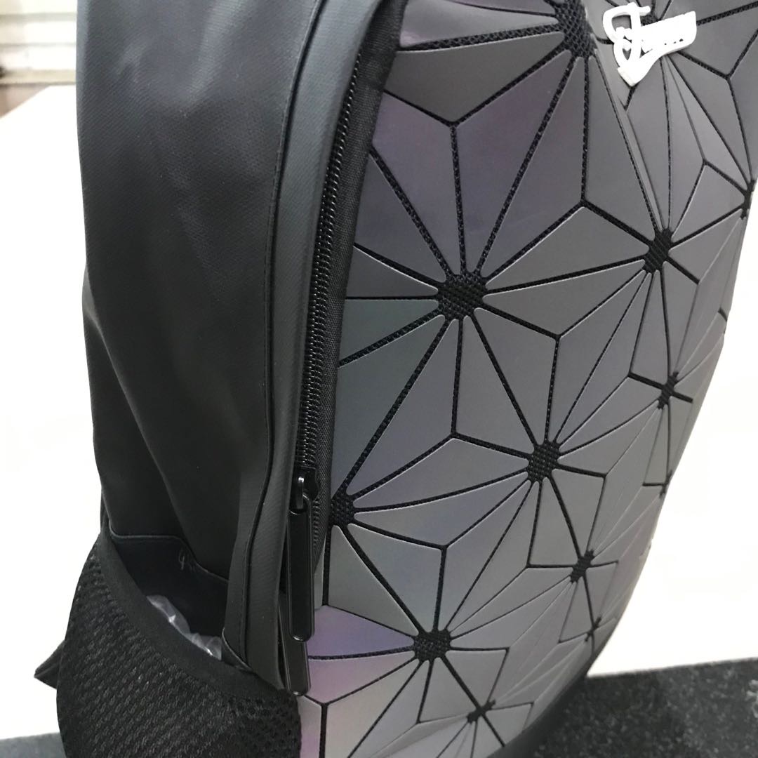 Laser backpacks for men and women, Korean high school backpacks and workwear, Hong Kong trend brand details Picture