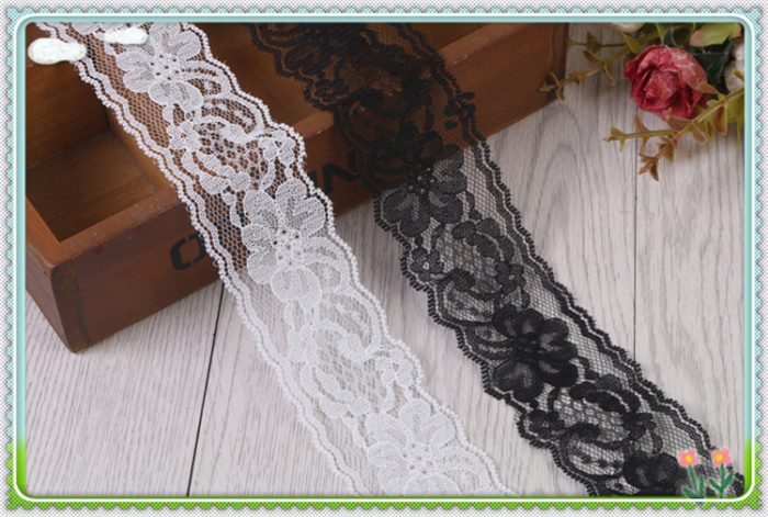Lace-trimmed leggings with a popular fabric, good hand feel and elastic rods are sold directly by the manufacturer