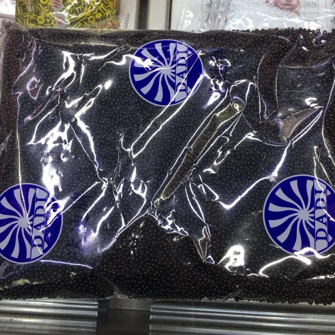 Factory direct sales of Dadi brand black glass rice beads