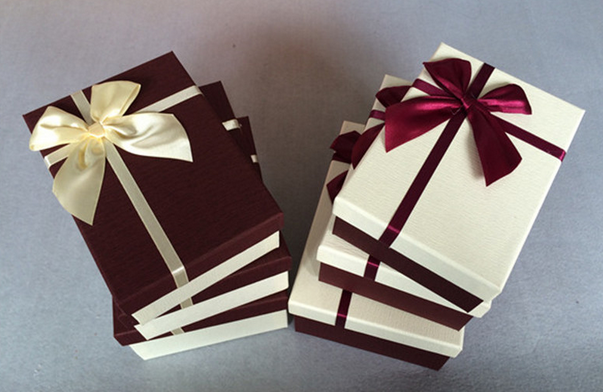 礼品盒长方形时尚礼物包装盒巧克力礼盒图
