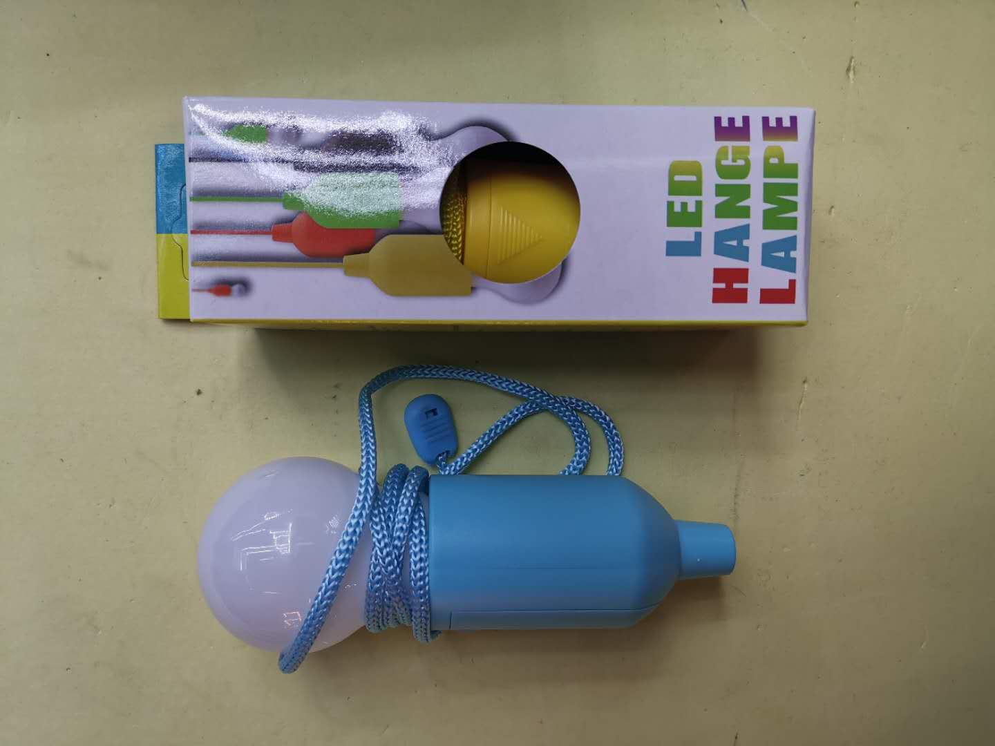 led PULL LIGHT 电子灯生日表演道具儿童节玩具拉线灯 thumbnail