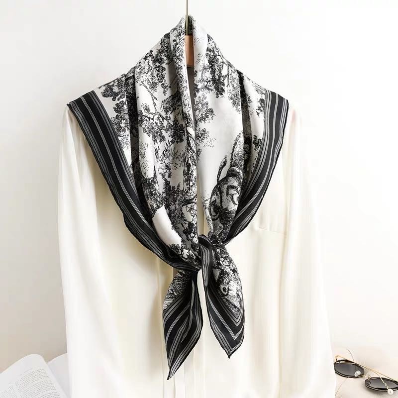 黑白山水画风格中国风围巾丝巾披肩产品图