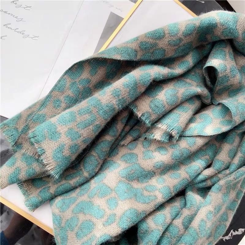 A popular and versatile women's scarf, a stylish long shawl with a European and American style from Spring and autumn Specification image