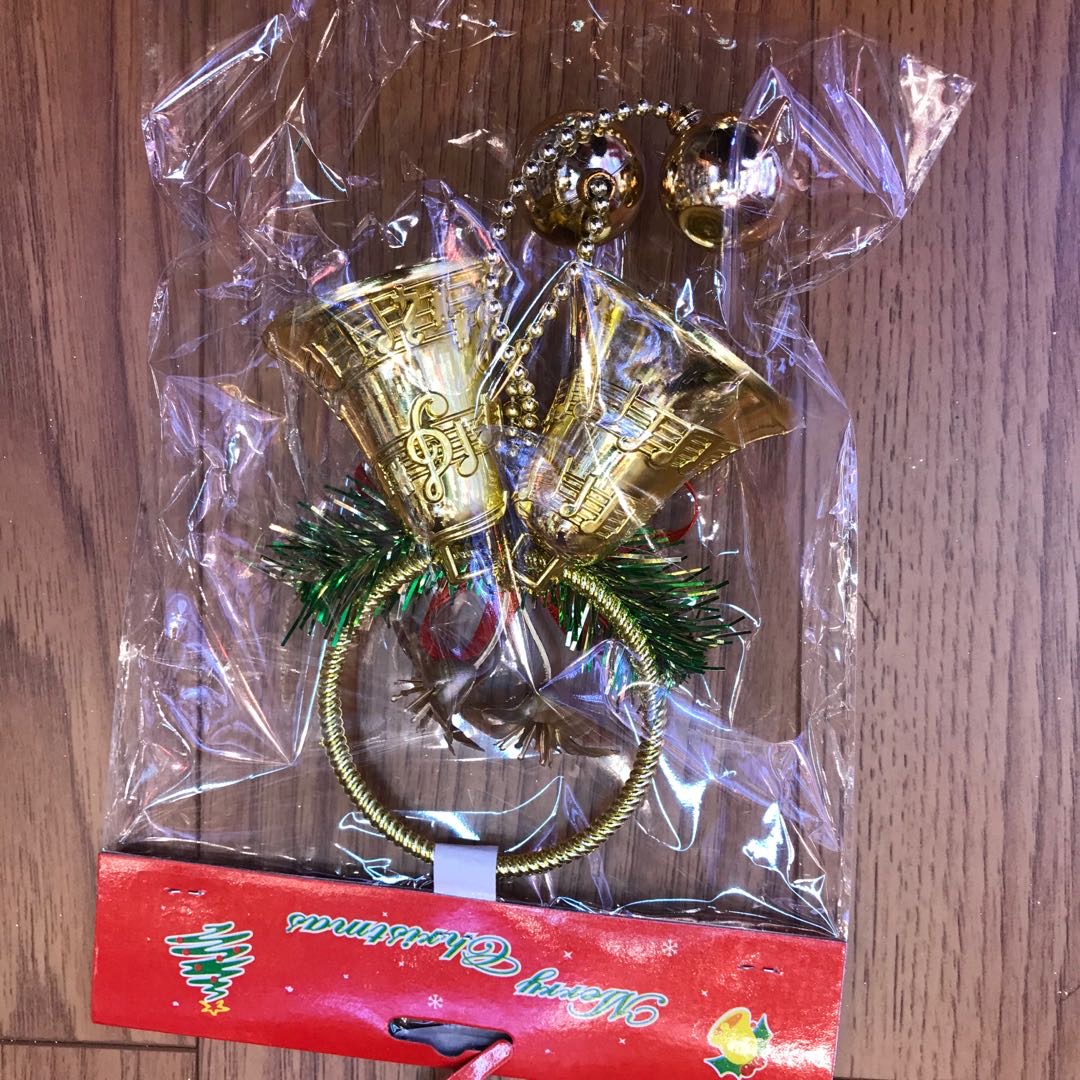 Christmas bell pendants, Christmas decorations, scene arrangement, shopping mall store pendants, Christmas bell pendants details Picture