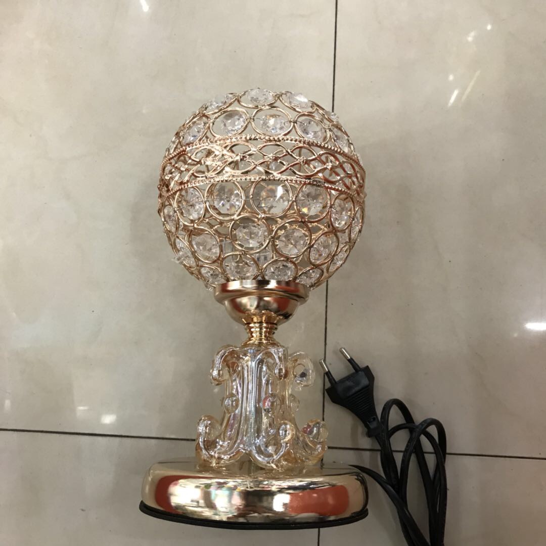 The eye-catching crystal spherical bedroom lamp offers a luxurious and noble experience, with a perfect appearance level Specification image
