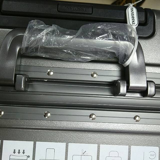 Durable polycarbonate shell of travel case showing scratch resistance