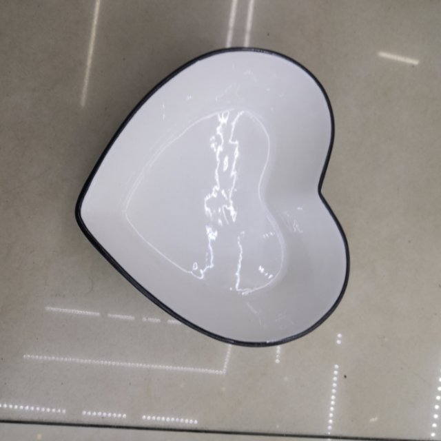 Heart-shaped ceramic bowls, pudding bowls, steamed egg bowls, creative fruit plates, pastry bowls, baking bowls, Nordic sauce bowls, side dish bowls