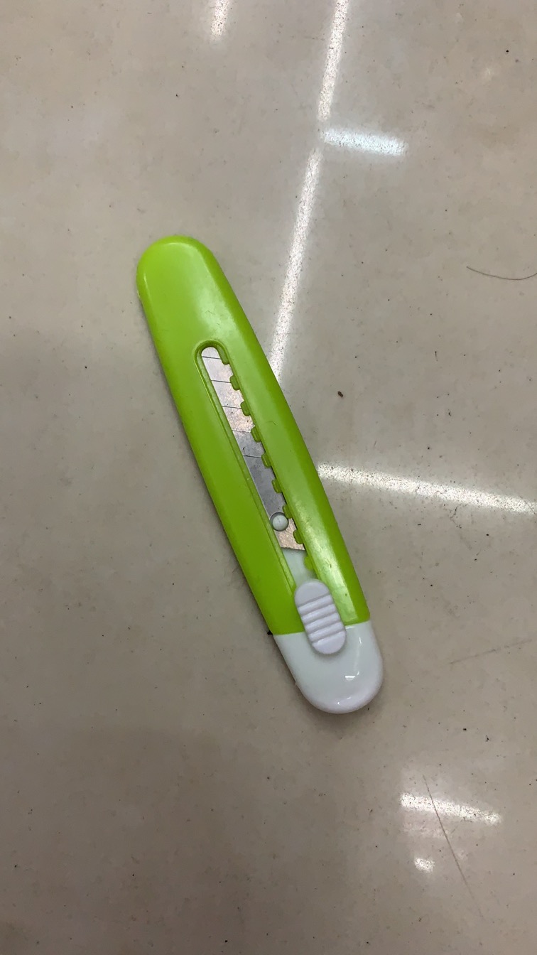 中低档美工刀壁纸刀办公用品裁纸刀细节图
