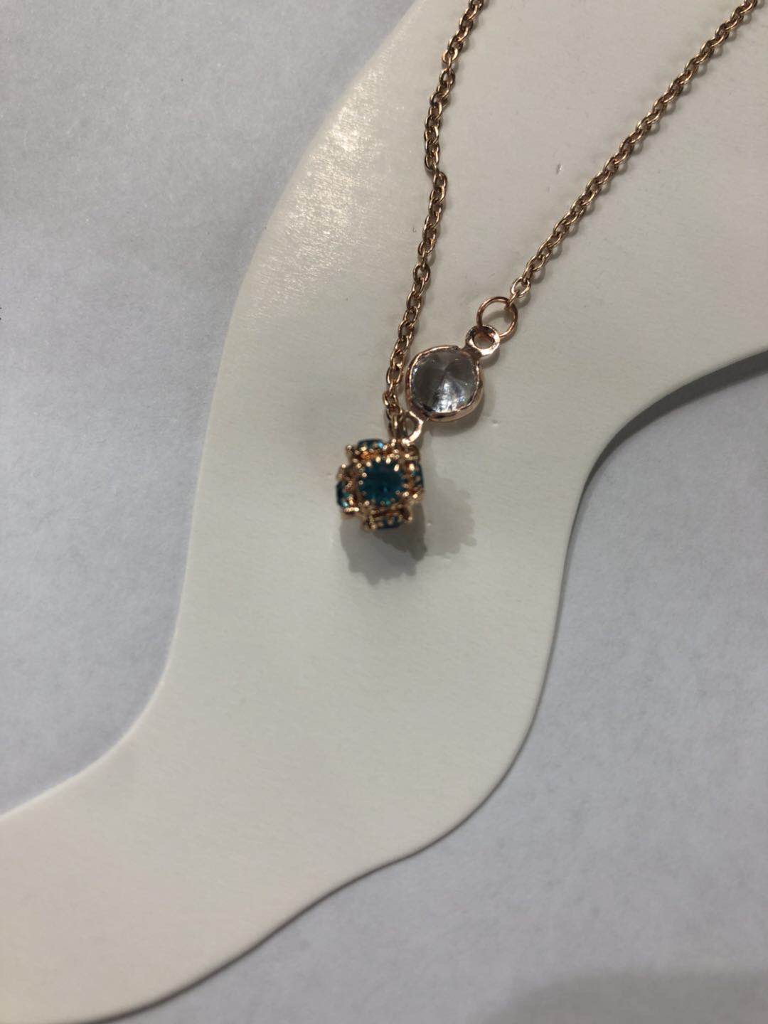 Factory direct sales of stainless steel gold-plated and zircon necklace jewelry Specification image