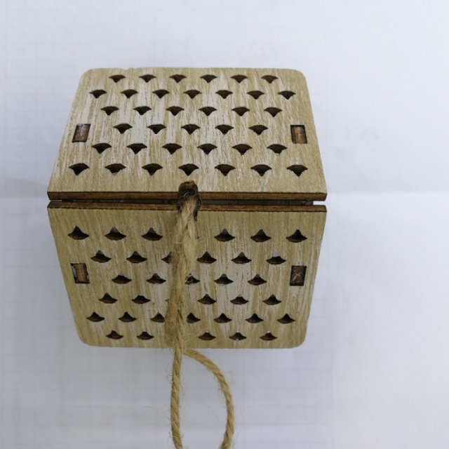 木质雪花小屋装饰品孩童礼物正方体产品图