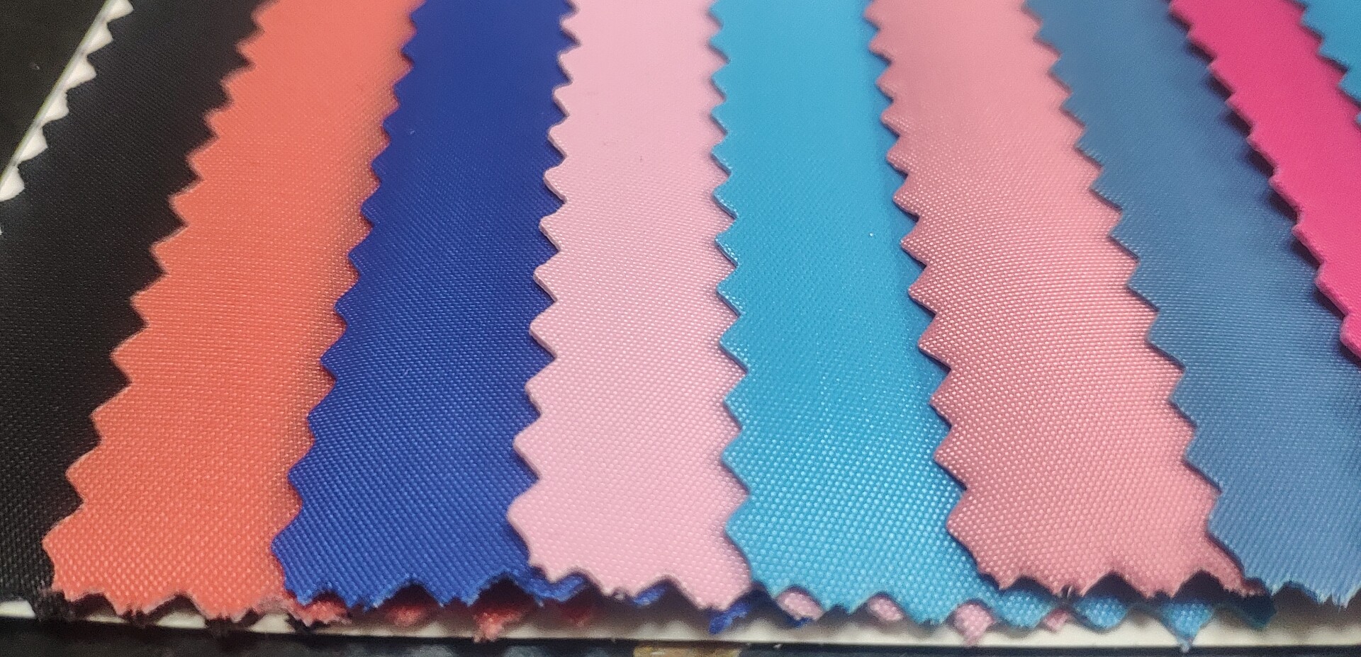 190T nylon factory direct sales, hot-selling new polyester leather, large stock, high, medium and low grade luggage, sofa, shoe materials and fabrics details Picture