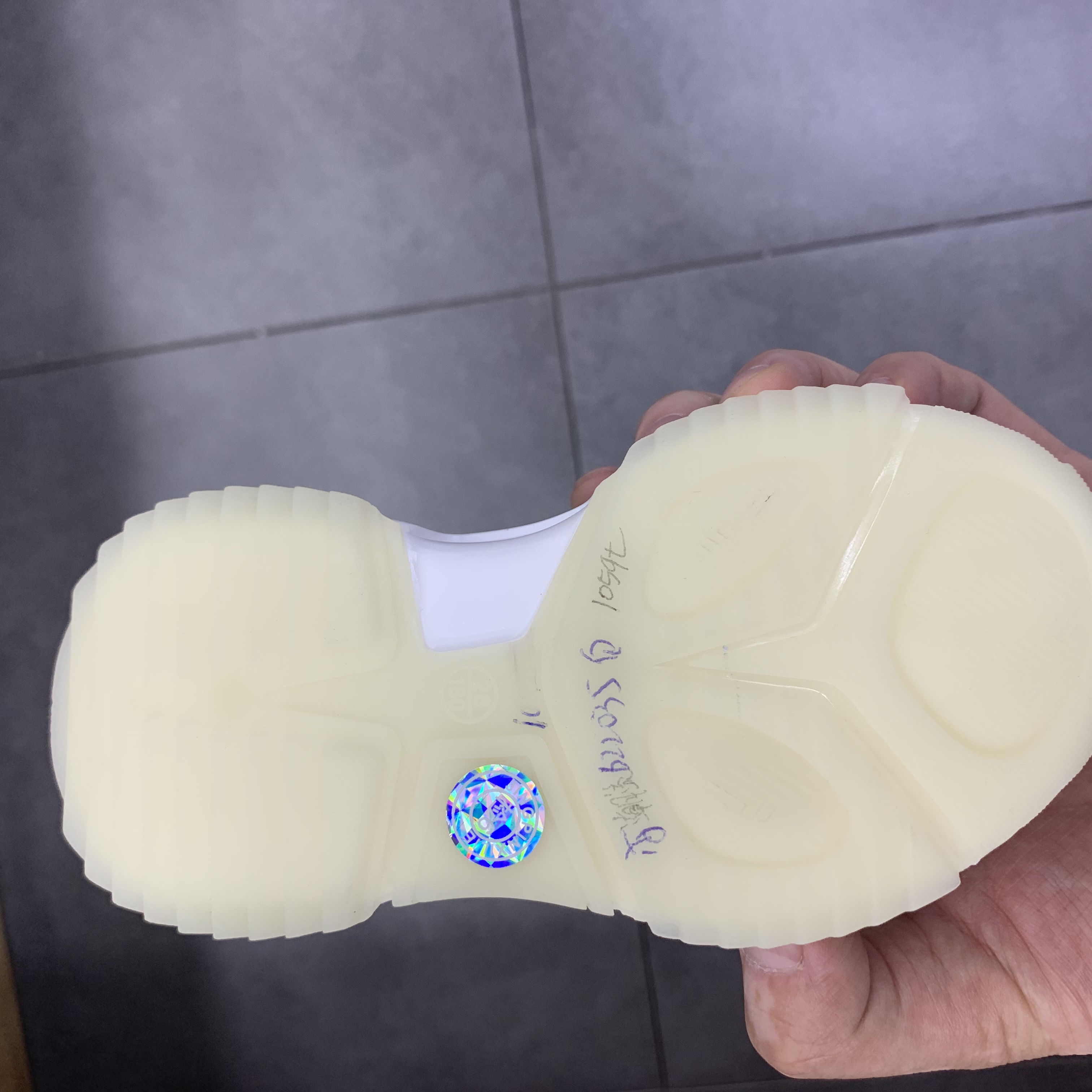 2020新款儿童运动鞋椰子鞋细节图