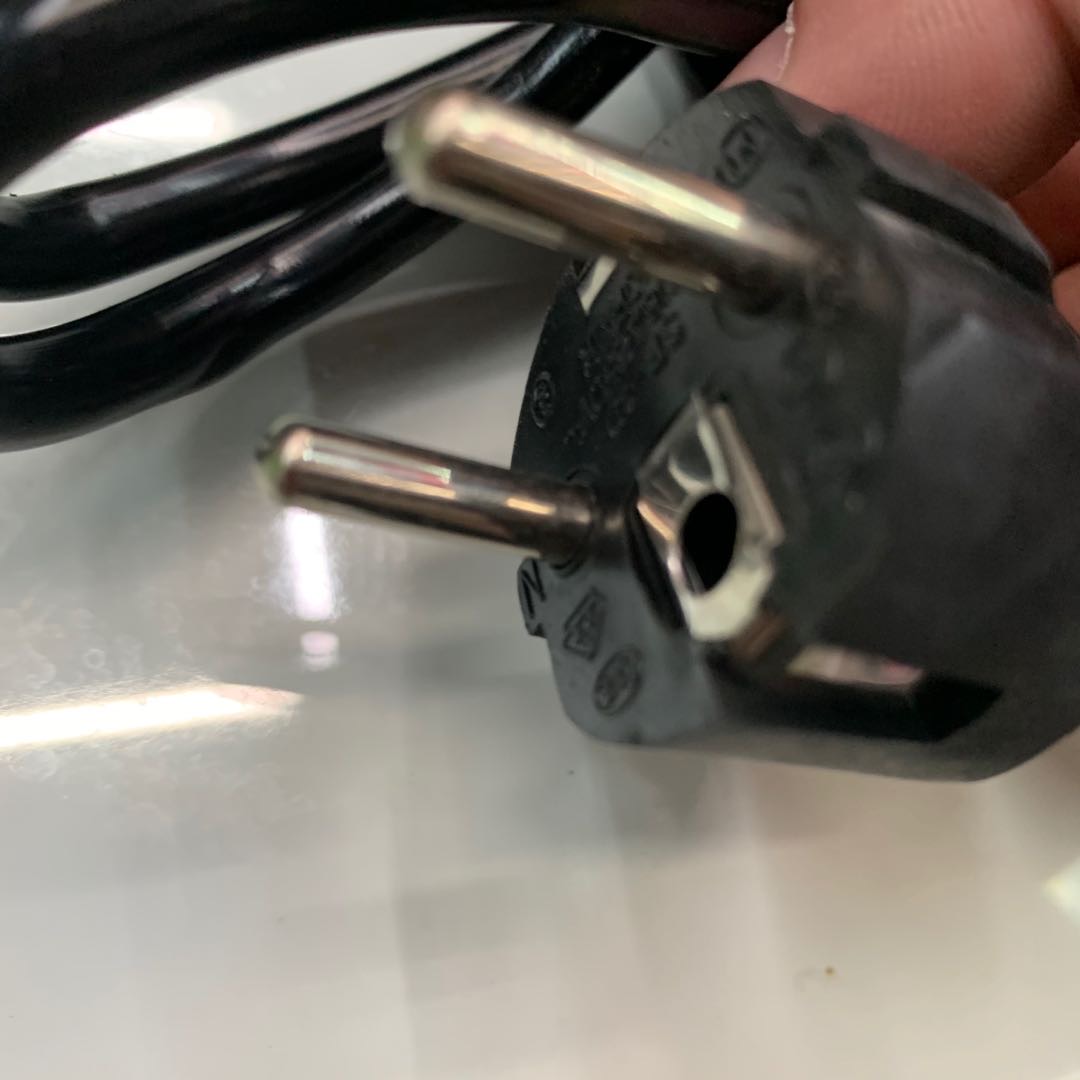 The Five-Hole Safety Strip Is Leak-Proof details Picture