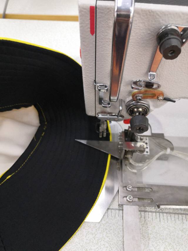 Bruce brand fully automatic computer-controlled hat sewing machine Model R5 details Picture