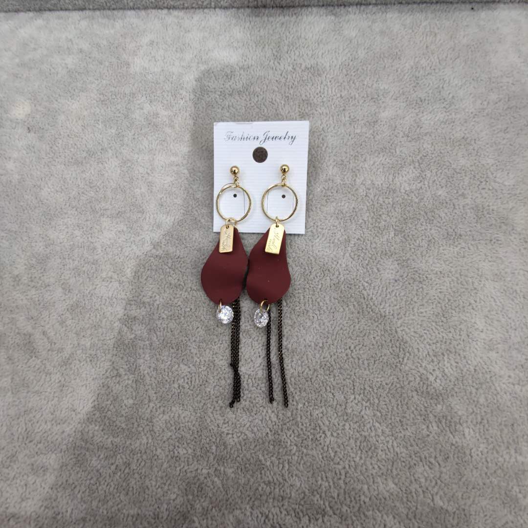 This is a best-selling fashion earring in foreign trade. The long tassel earrings for women are elegant and stylish