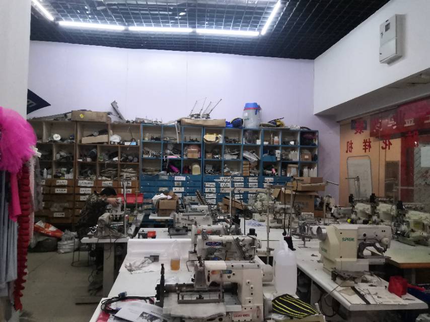 Shunte Sewing Equipment Store describe pic - 1
