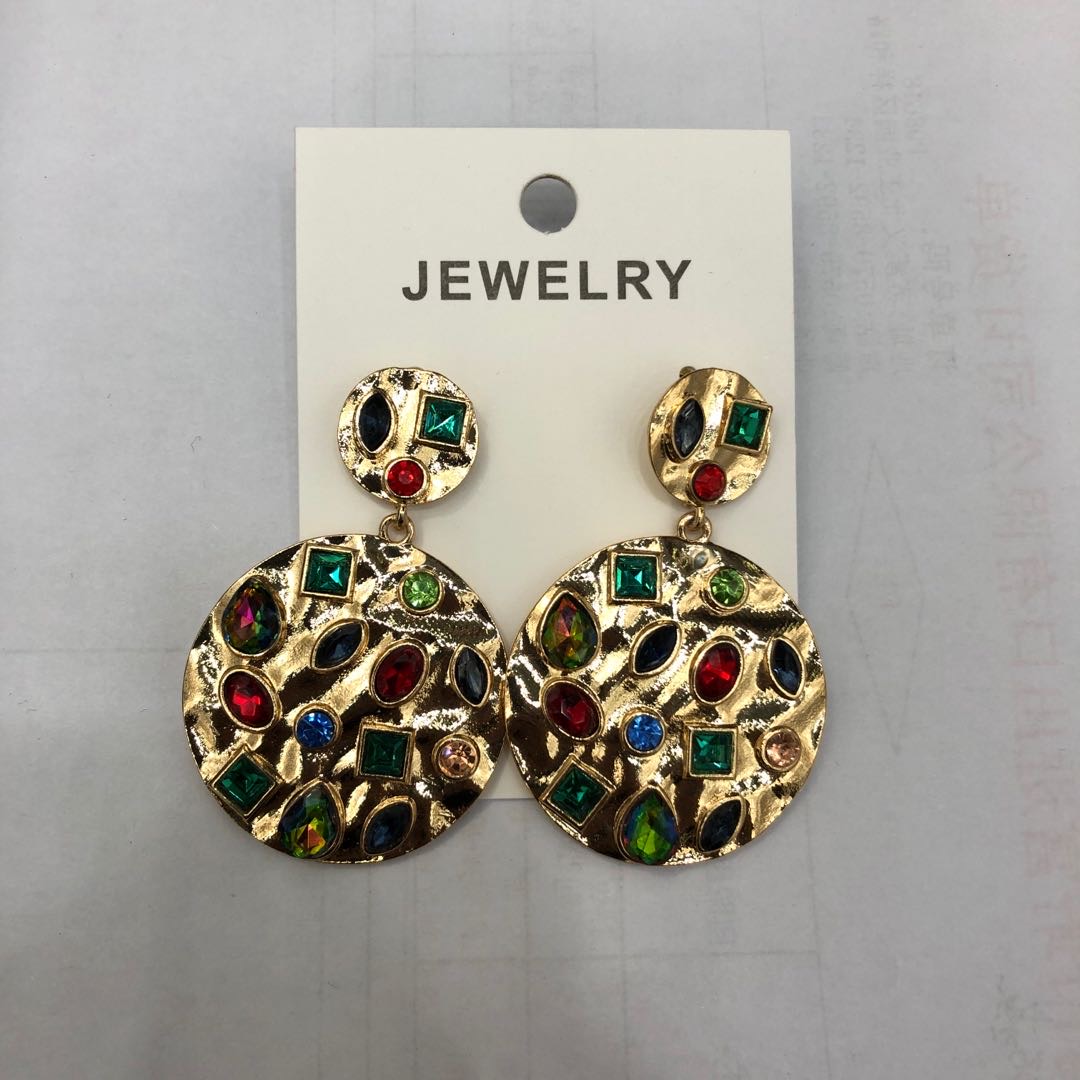 The manufacturer sells round jewel earring directly