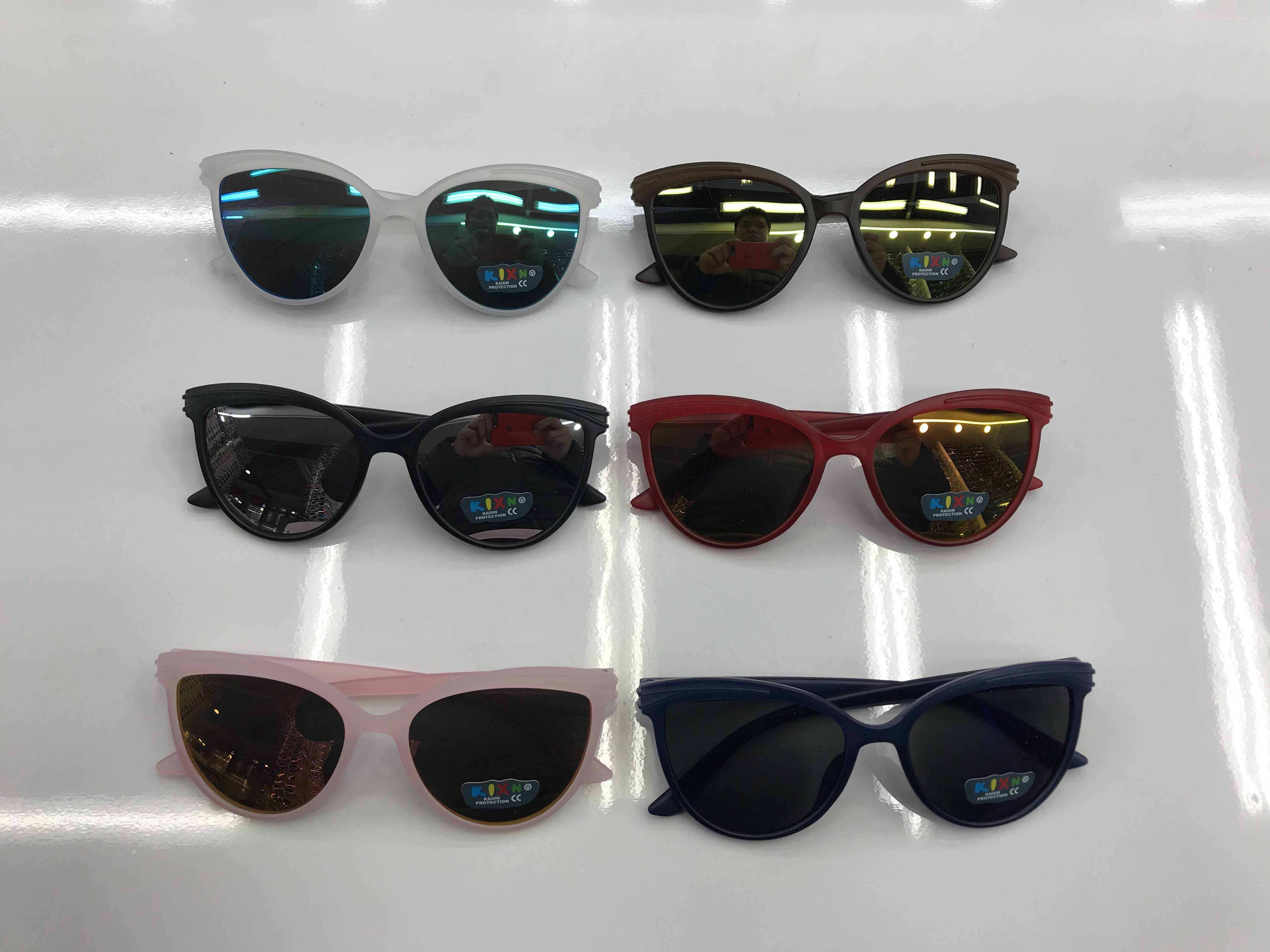 2020最新款儿童时尚太阳镜防紫外线眼镜UV400细节图