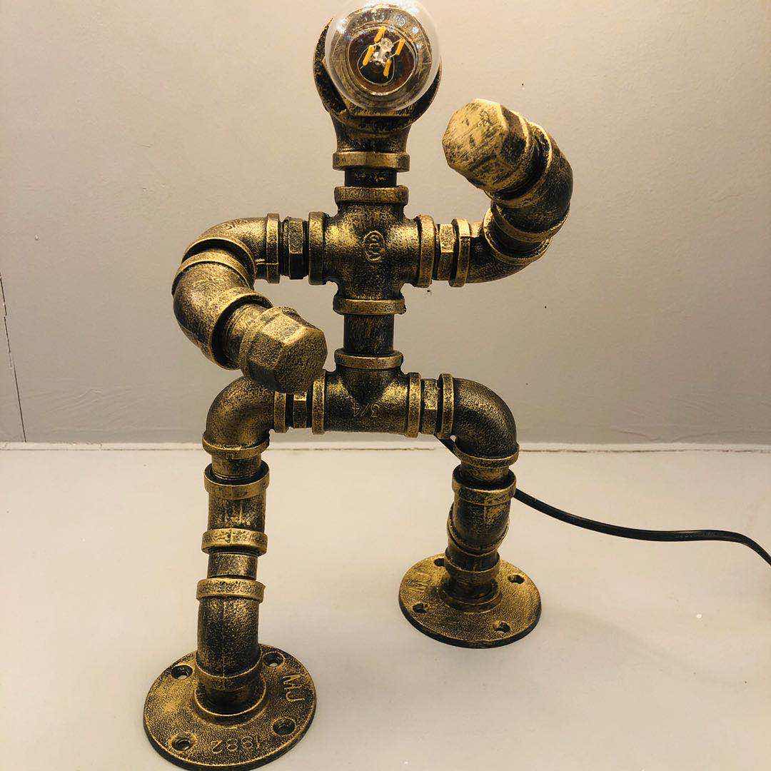 个性创意装饰咖啡厅酒吧桌灯led复古创意机器人水管台灯图
