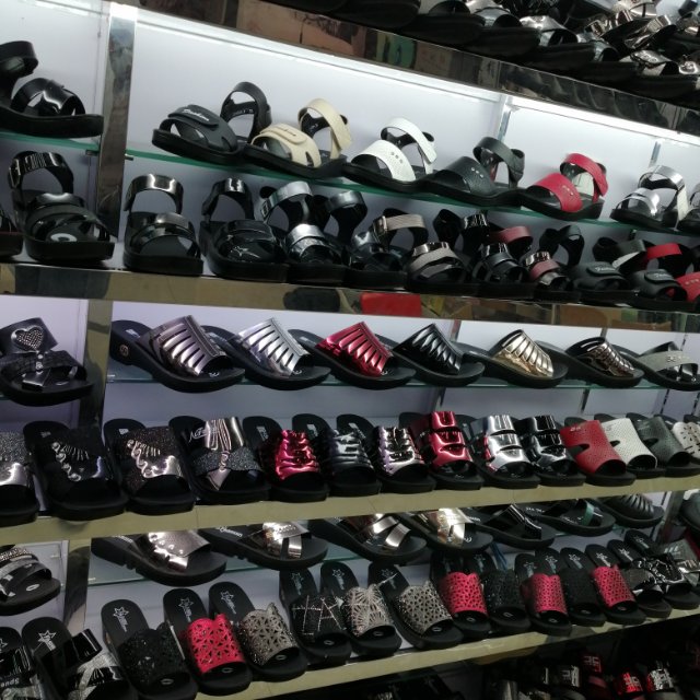 Yanyan Shoe Industry. Shenzhen-hong Kong Shoe Doctor International Trade describe pic - 1