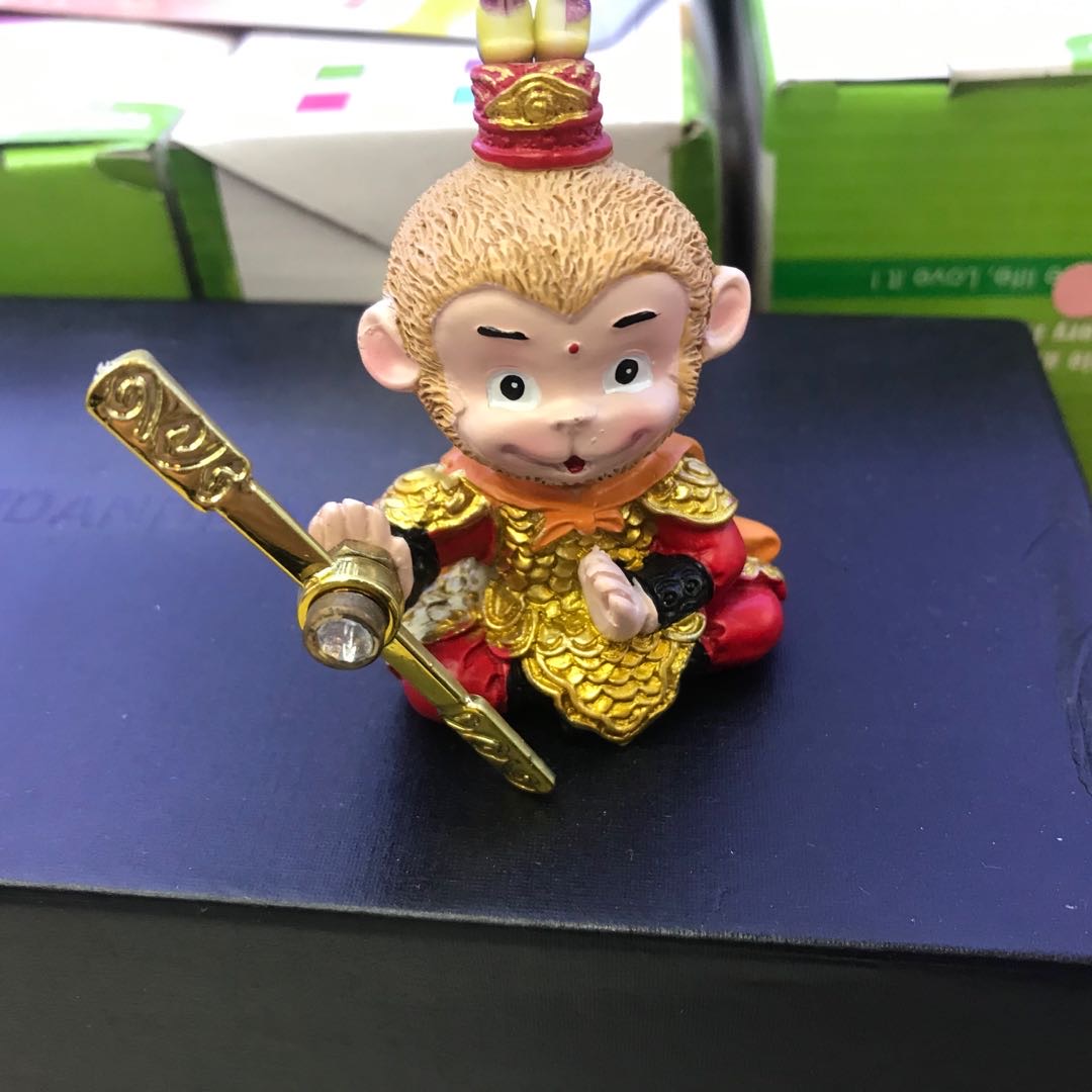Car perfume outlet car small fan rotating scented air conditioning monkey decoration Sun Wukong car fragrance thumbnail