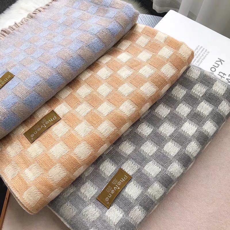Women's Scarf Casual Plaid Korean Version Of Warm Autumn And Winter Explosive details Picture