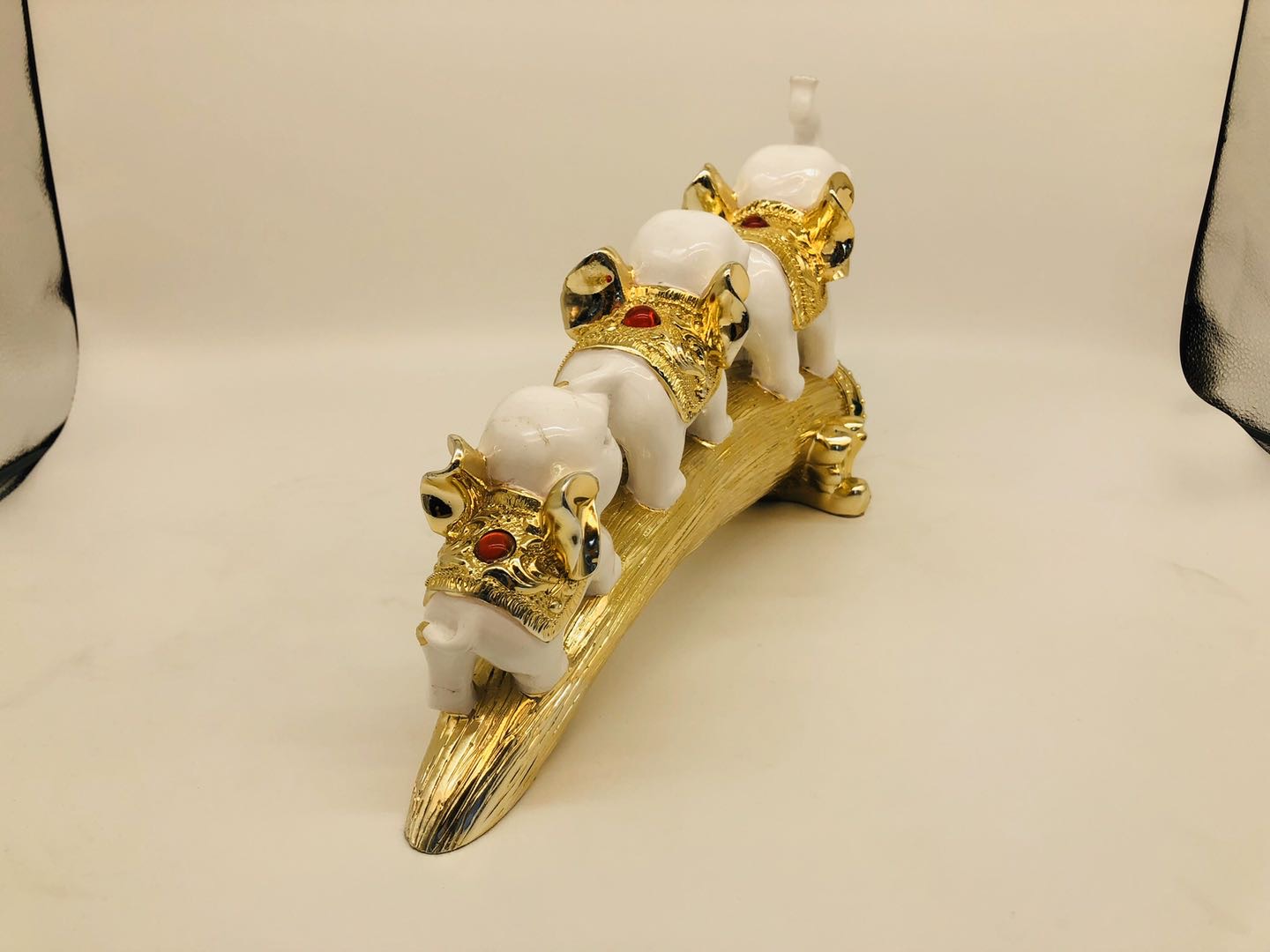 Three Elephant Resin Craft Decoration European Home Creative Jewelry Gifts Specification drawing