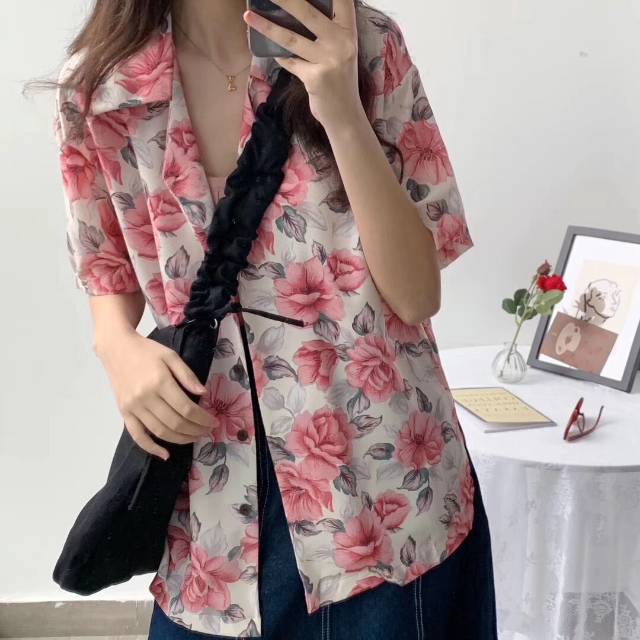 Ae 2020 Summer Korean Edition Trendy Fashion Versatile Hong Kong-style retro large flower loose feature short-sleeved shirt for women