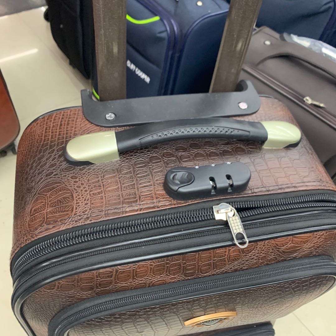 行李三件套装复古旅行pu鳄鱼纹商务密码箱拉杆箱细节图
