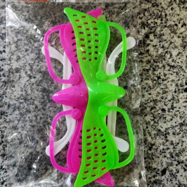 儿童玩具塑料鹰面具眼镜。