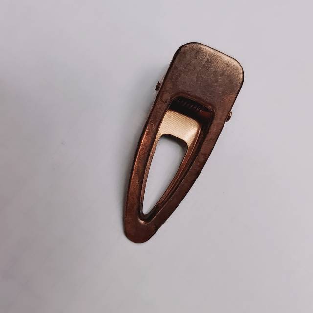 Xuebo Jewelry Accessories DIY Factory specializes in electroplated red copper gripper straight clips, bb clips, gripper hair clips, hair bands, hair comb accessories, handcrafted accessories processing, and hair accessories