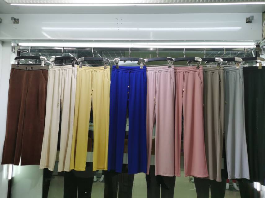 Red apple pants are fine describe pic - 2