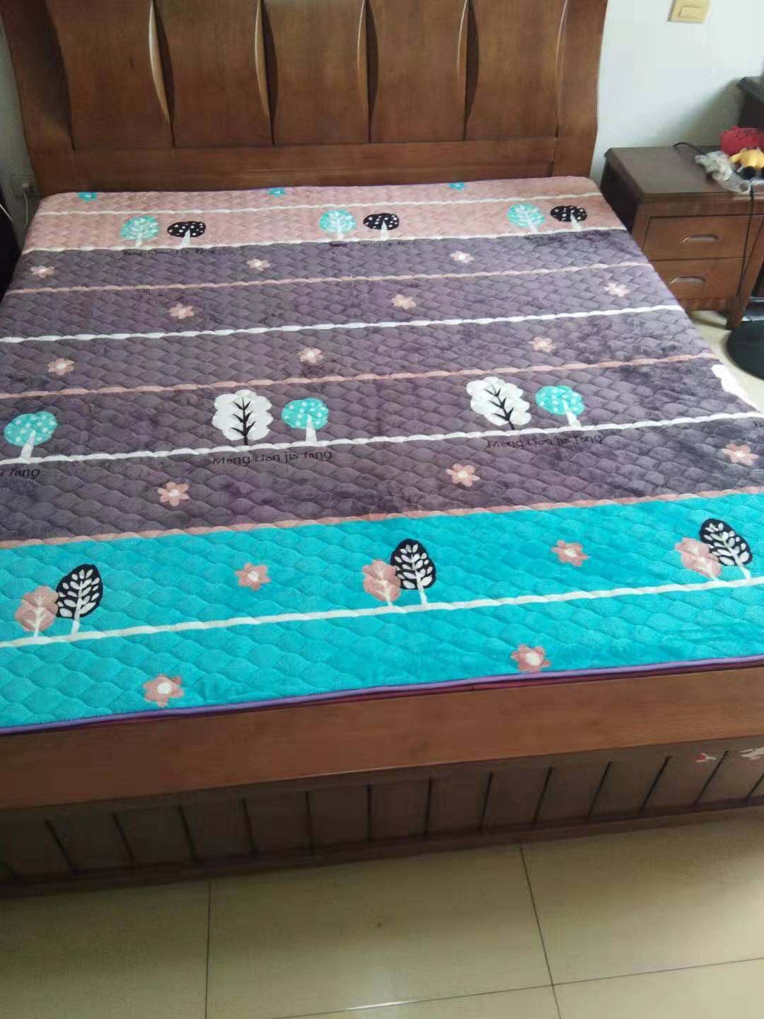 Shilan multi-patterned anti-slip, all-season suitable premium anti-slip mattress