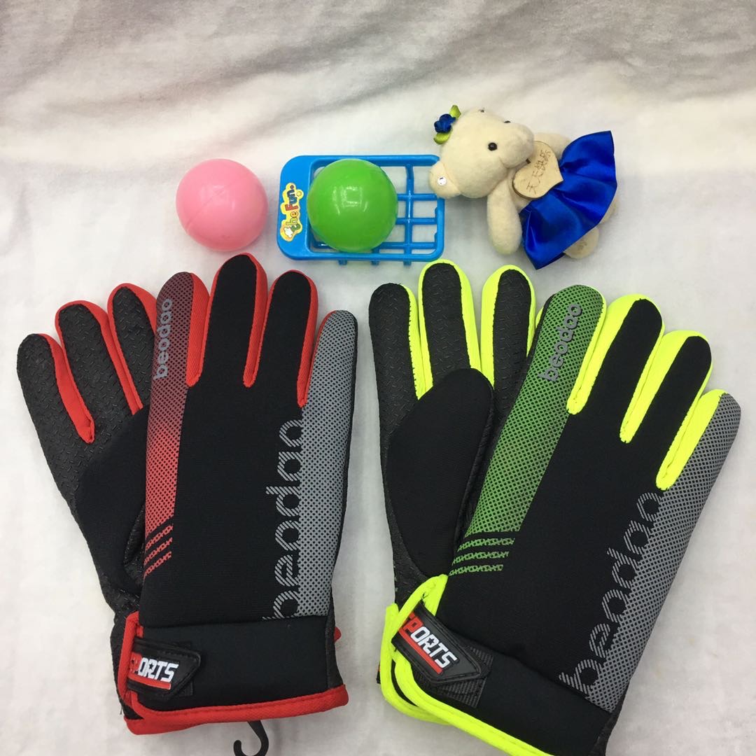 Manufacturer's best-selling direct sales outdoor leisure sports cycling and skiing gloves, winter fashionable men's style, warm, anti-slip and cold-proof details Picture