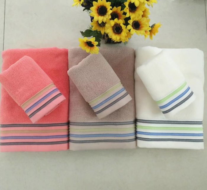 Customized 7686 Comfortable Home couple towels with starry sky embroidery and plain pure cotton towels for daily use at home