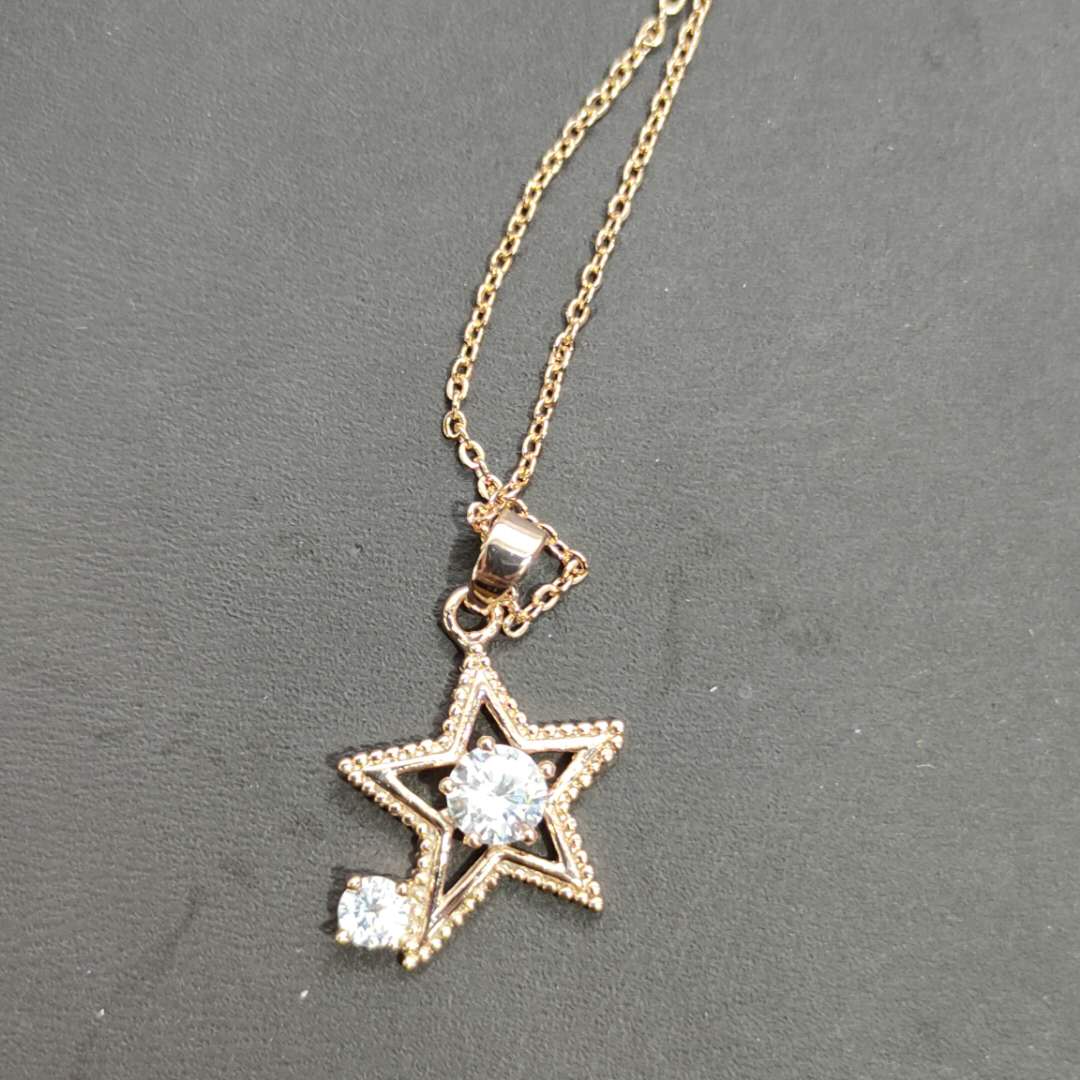 Hot popular copper pentagram diamond pendant fashion copper feminine necklace details Picture