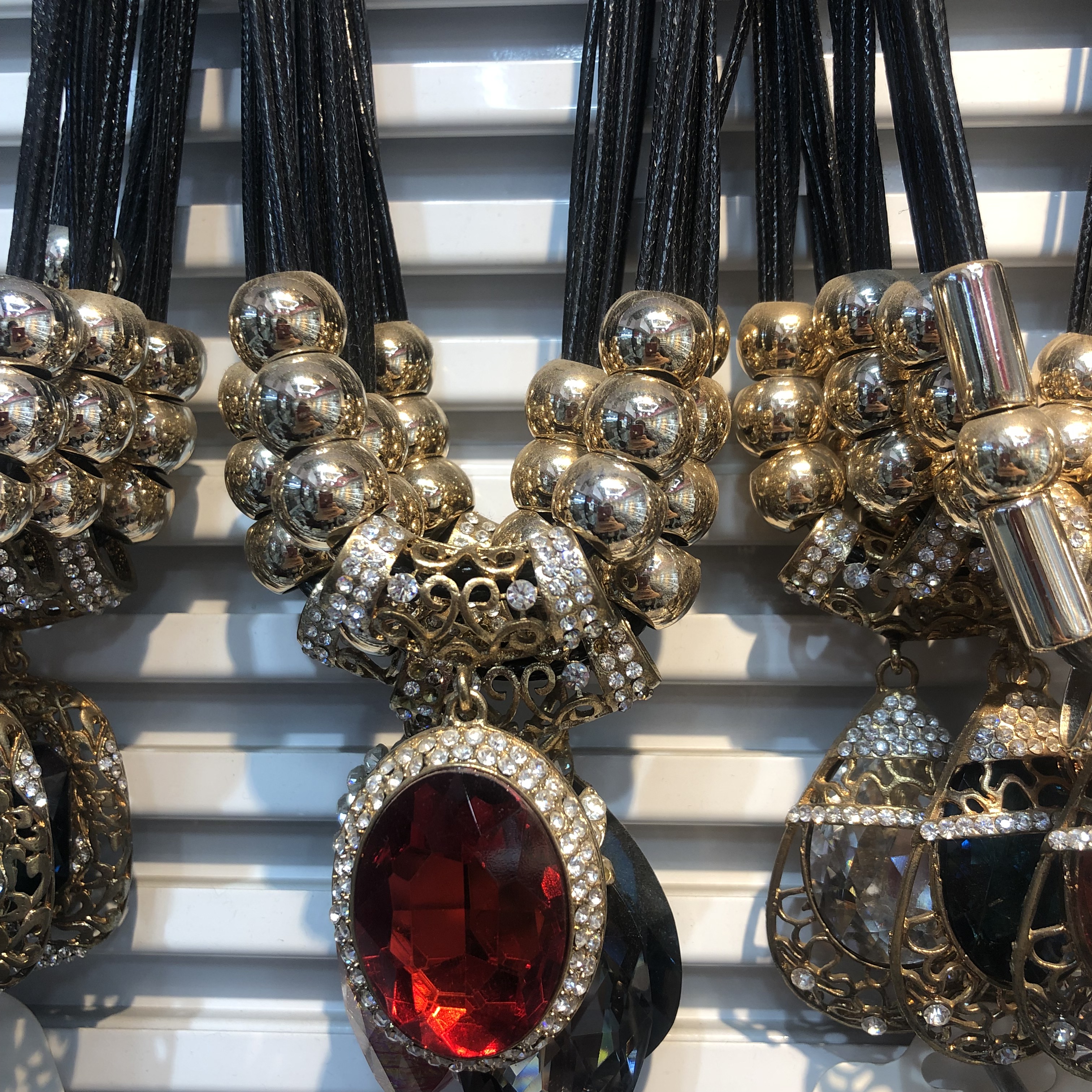 Water diamond necklace, women's retro sweater chain, ethnic style, versatile and personalized, long style, simple and elegant for autumn and winter