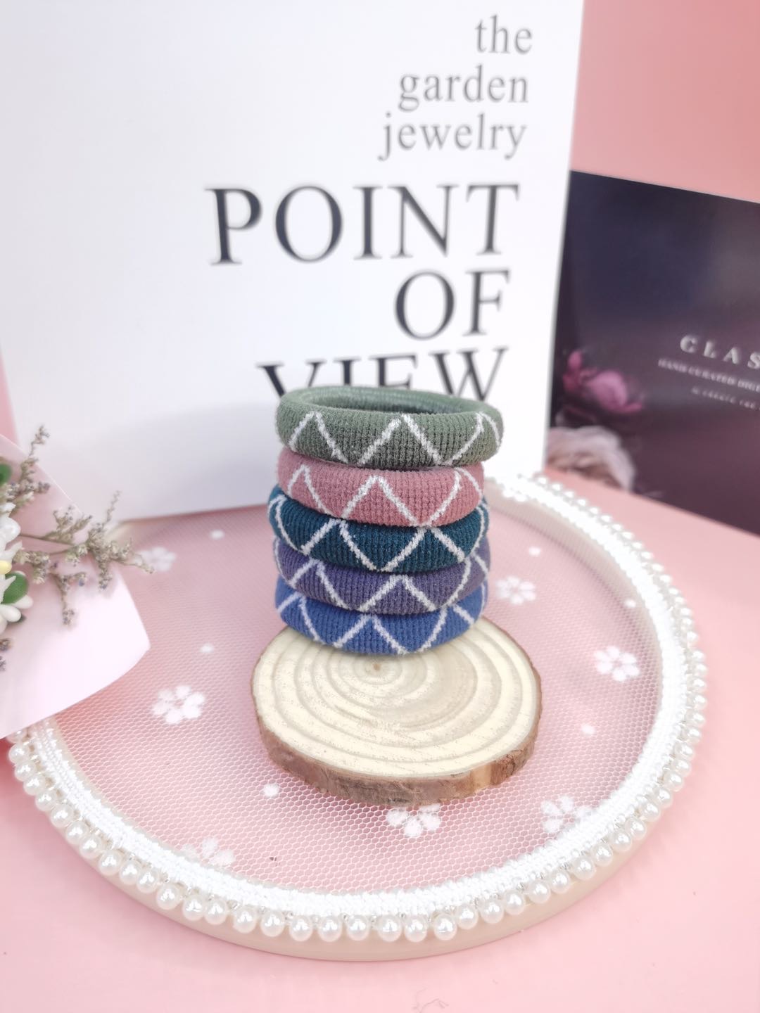 A couple's Korean-style cute and simple heart-shaped hair band and hair tie with wavy patterns as a gift for your boyfriend details Picture