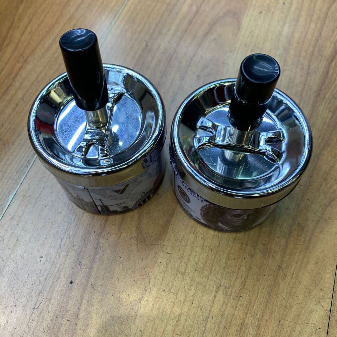 圆形马口铁印花美钞烟灰缸个性旋转盖创意烟缸可定制新奇美02